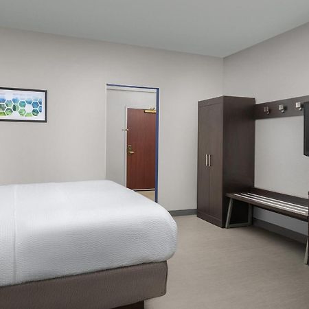Holiday Inn Express Knoxville-Strawberry Plains By Ihg Esterno foto