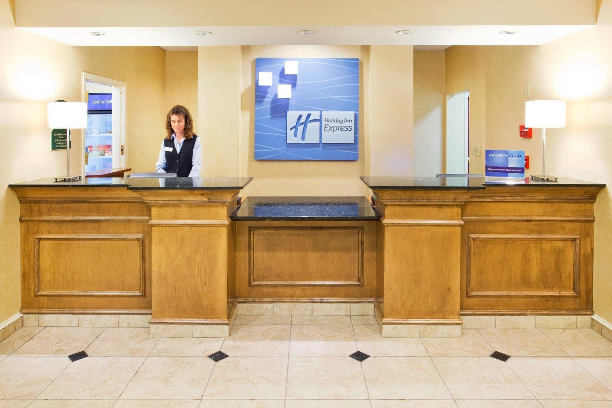 Holiday Inn Express Knoxville-Strawberry Plains By Ihg Esterno foto